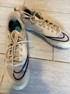 Nike Beige Athletic Cleats